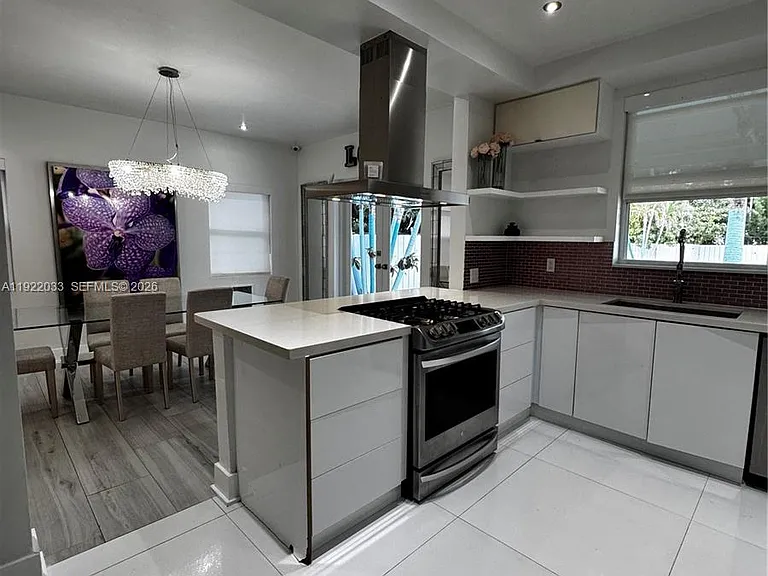 3470 Sheridan Ave — Photo 7