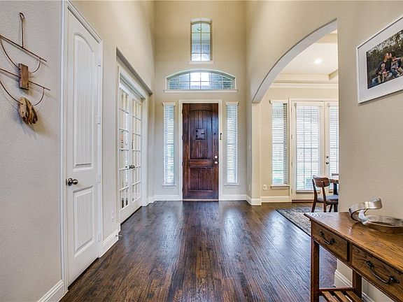 3rd image of 6609 Elderberry Way