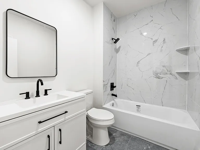 1595 Court Ave — Photo 15