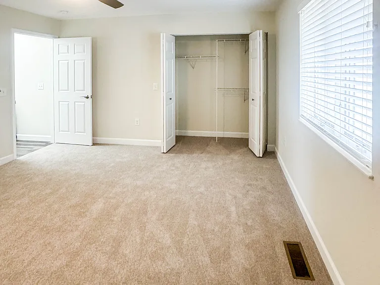 990 Hope Dr — Photo 9