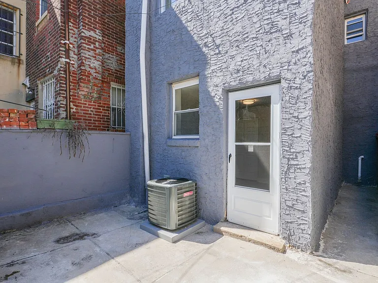 1335 S 8th St — Photo 30
