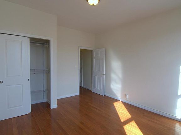 5th image of 4706 46th St APT D10