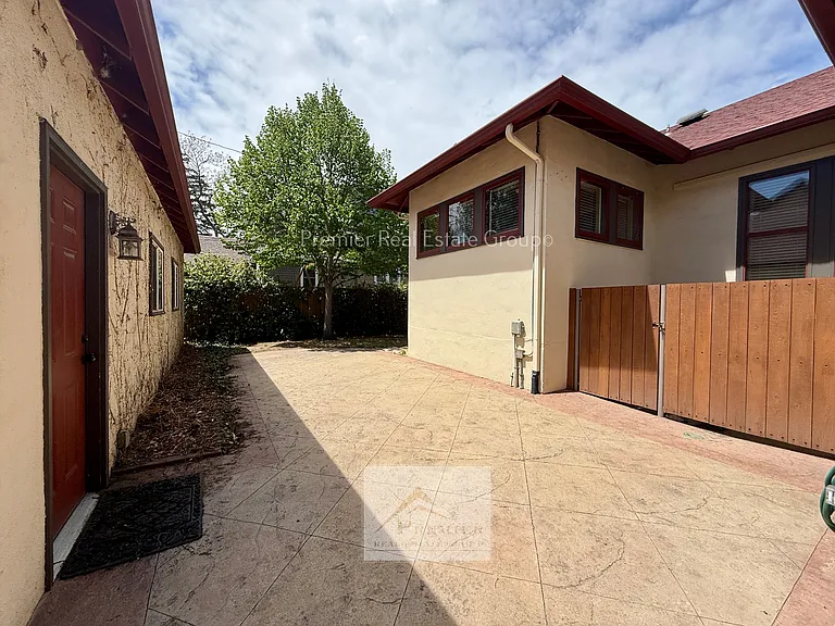 429 E San Rafael St — Photo 6