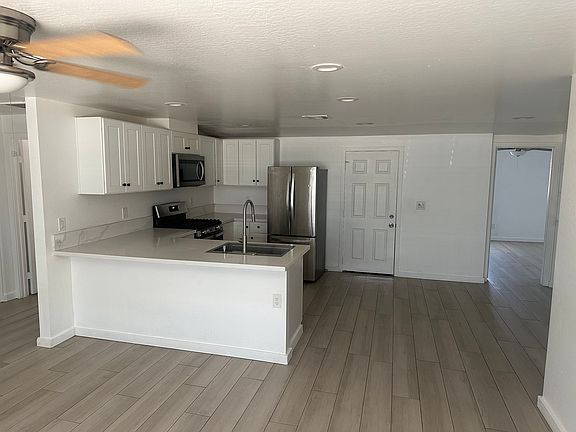 4th image of 1708 E Kelton Ln