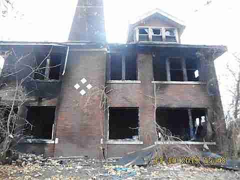 4061 Clairmount