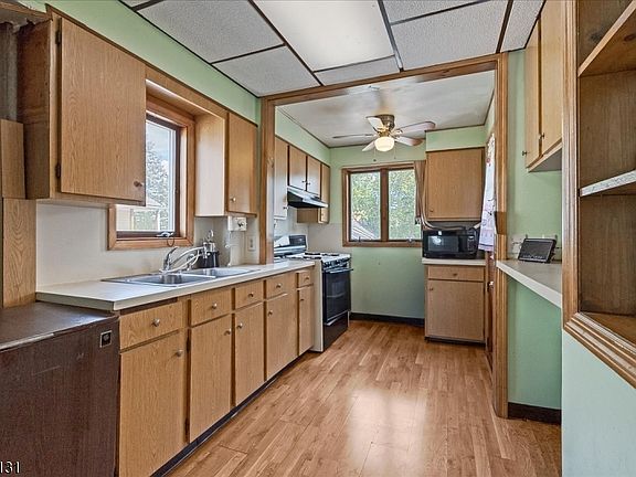 2nd image of 71 Battle Hill Ave