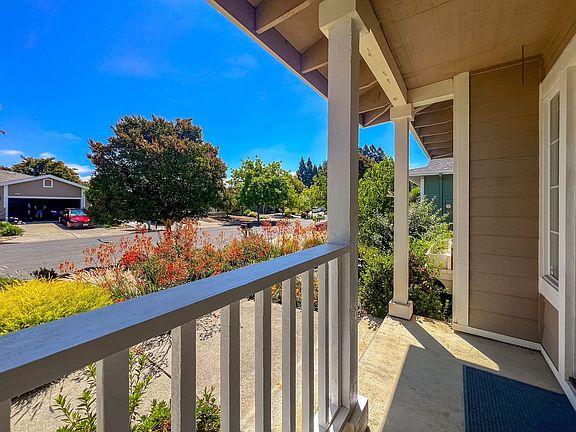 2nd image of 53 Wine Press Way