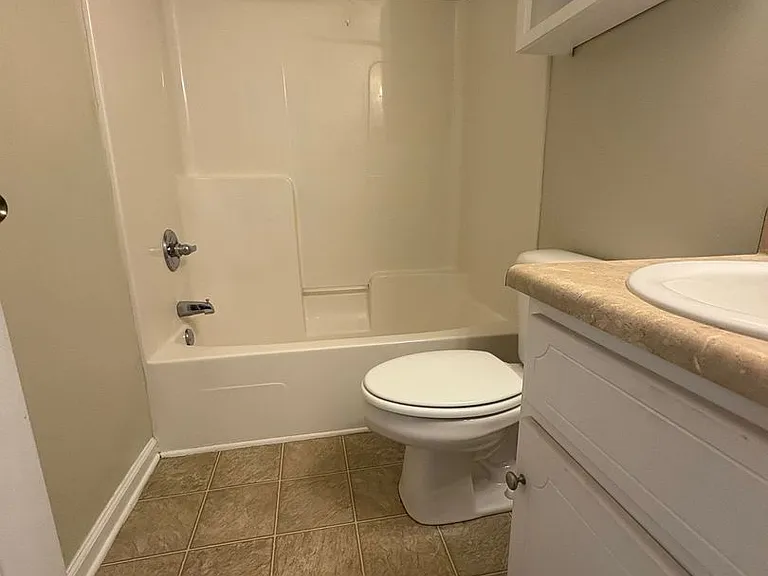 125 Winthrope Ln — Photo 28