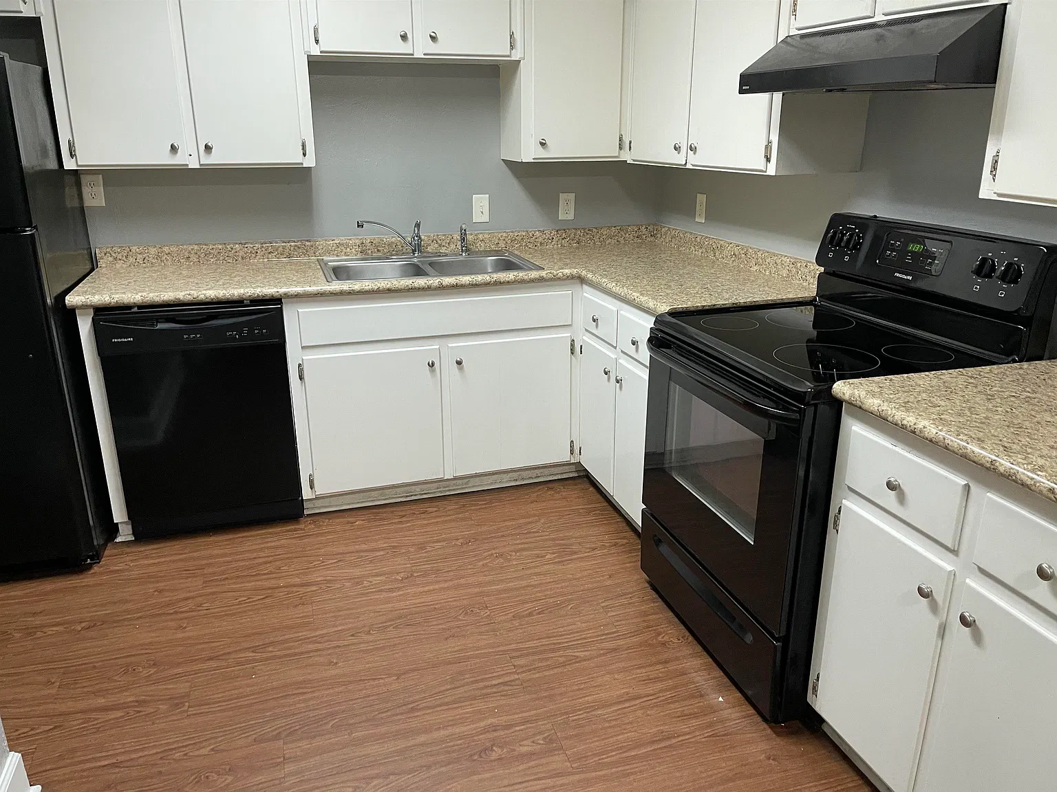 2 bed, 1.5 bath, 1200 sqft, $1,200 — Photo 3