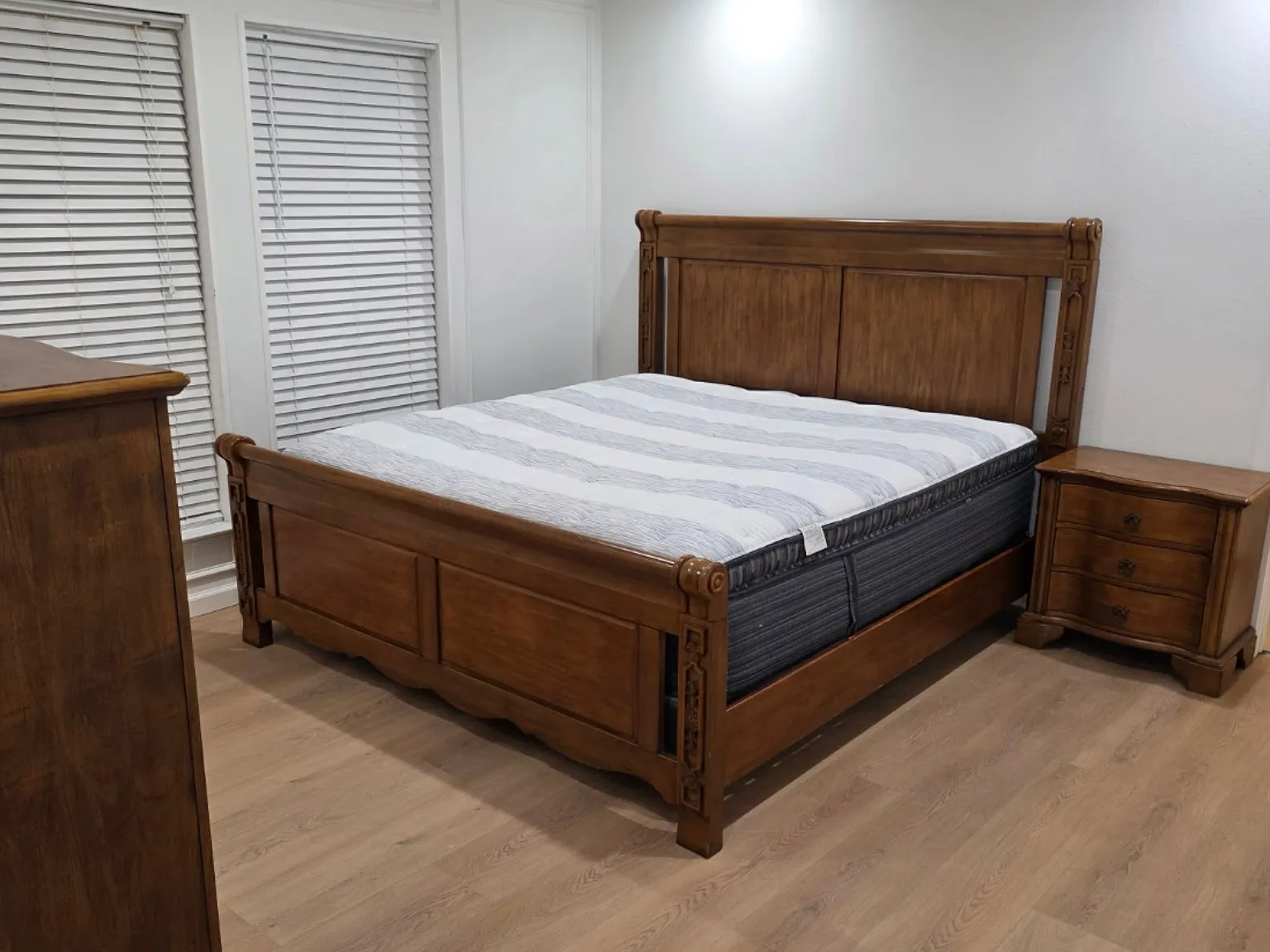 4 bed, 3.5 bath, 2226 sqft, $3,000 — Photo 4