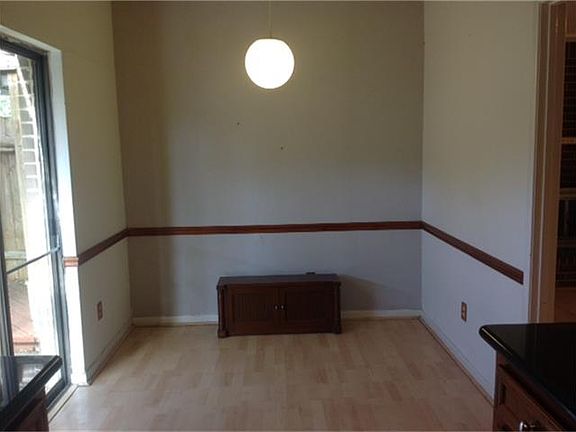 5th image of 13810 Hollowgreen Dr #323/210