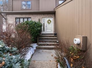 13 Mountain Ridge Dr, Cedar Grove Twp., NJ 07009