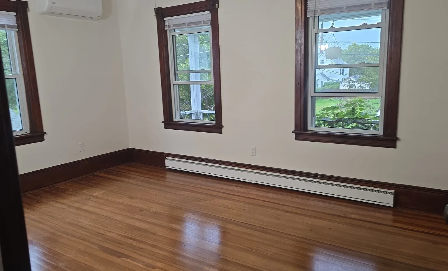 2 bed, 1200 sqft, $1,600 — Photo 2