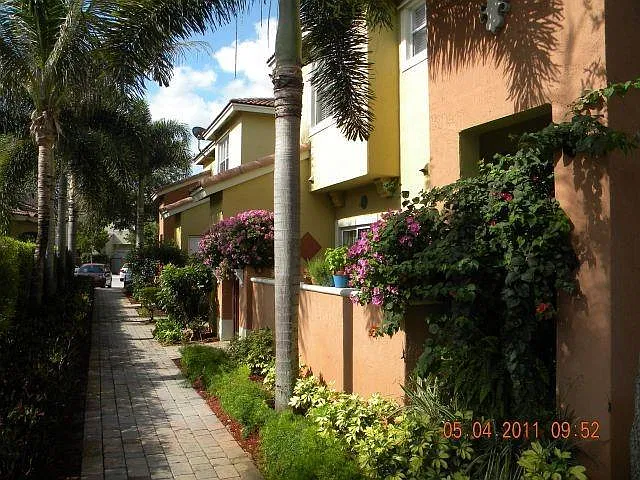 3 bed, 2.5 bath, 1536 sqft, $2,700 — Photo 3