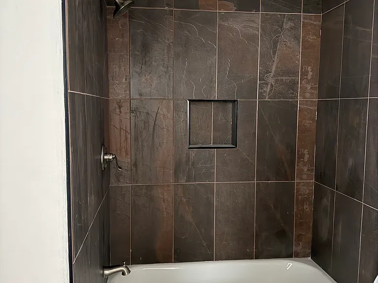 124 W College St #7 — Photo 3