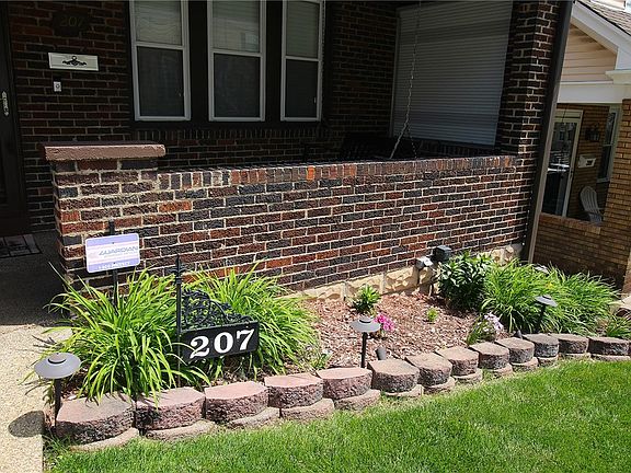 2nd image of 207 E Garden Rd