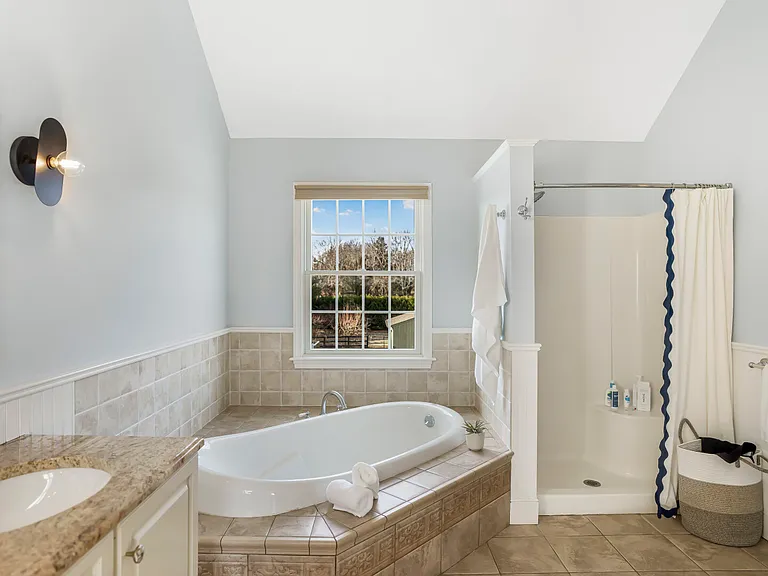 425 Jacobs Ln — Photo 22