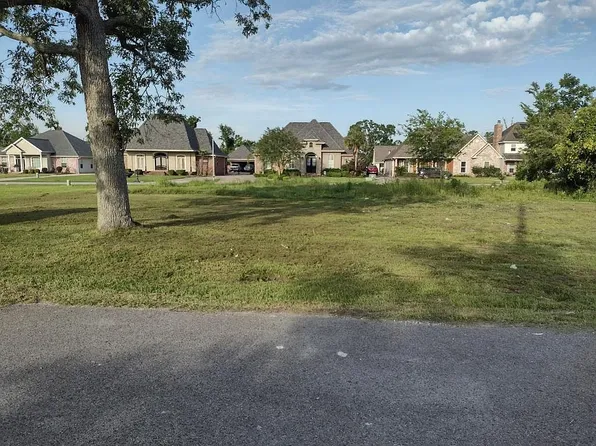 112 Oaklawn Dr, Saint Rose, LA 70087