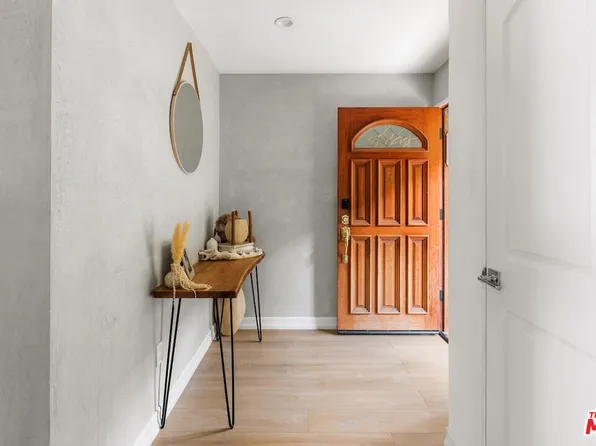 5336 Corteen Pl Unit 5, Valley Village, CA 91607