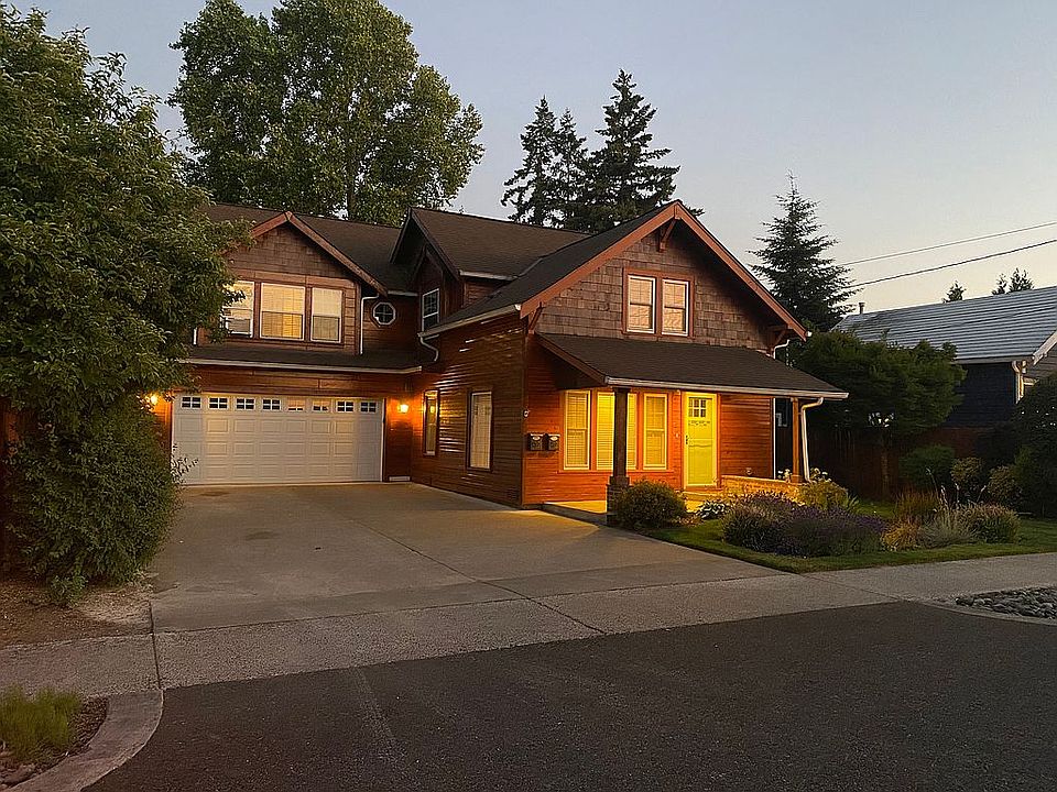 1st image of 912 8th Ave NW #A