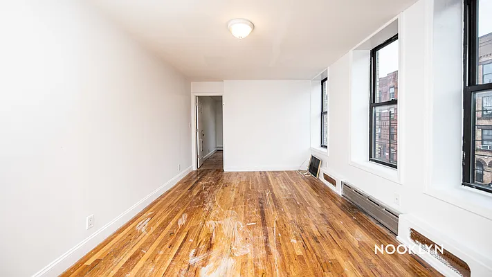Rented by Nooklyn NYC LLC | media 19