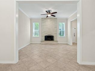 1101 N Locust St APT 6, Denton, TX 76201