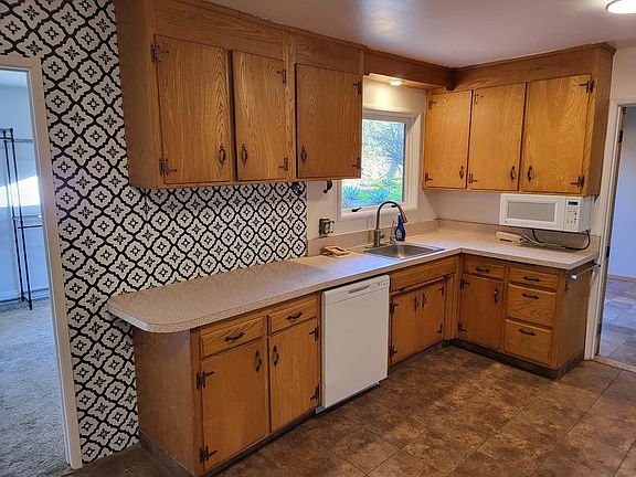4th image of 500 Westmont Ave