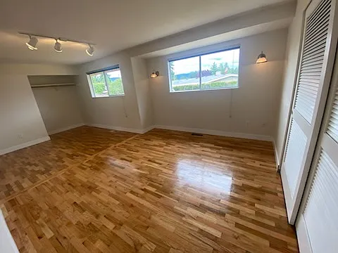 1050 Tacoma Ave NE — Photo 18