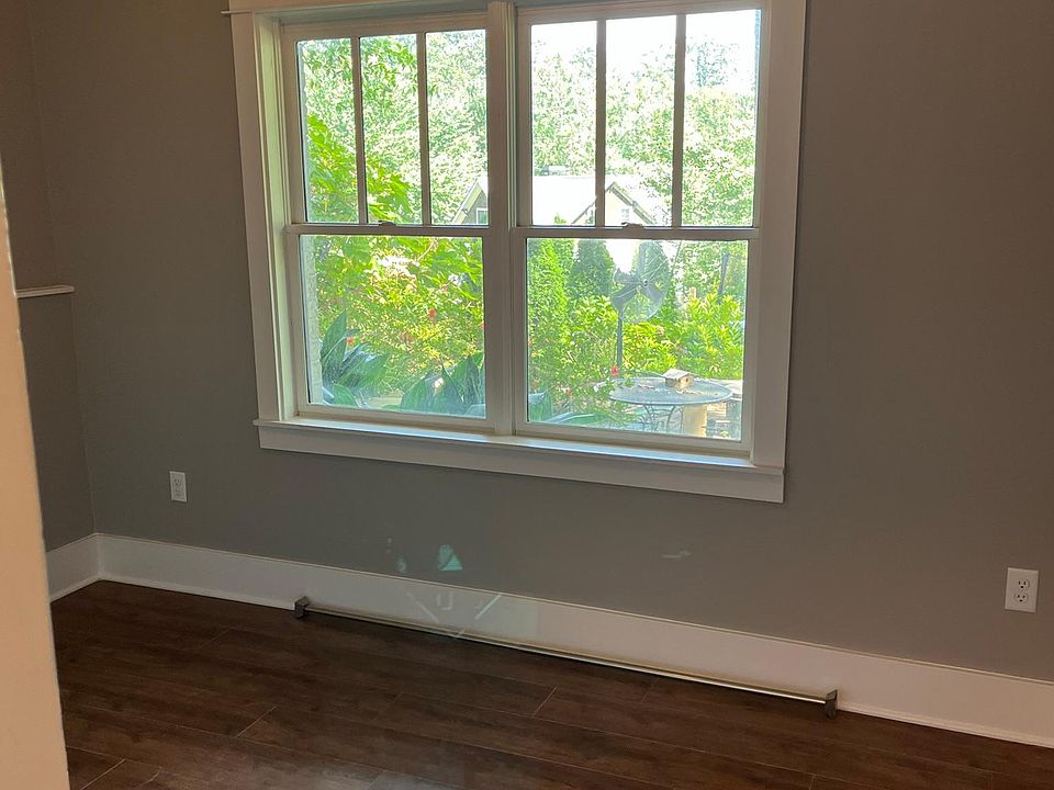 Main bedroom. 104 sf