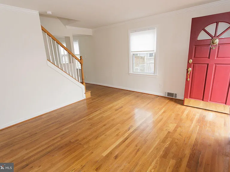 1419 N Longfellow St — Photo 6