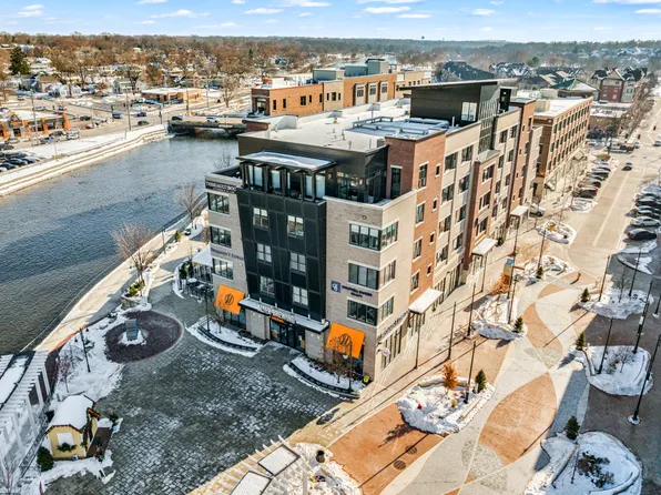 50 S 1st St #5D, Saint Charles, IL 60174