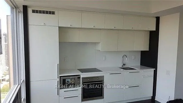 15 Grenville St #2604 — Photo 12