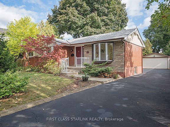 2nd image of 621 Dynes Rd