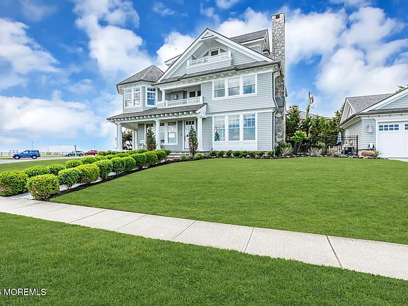 3rd image of 2105 Ocean Avenue N