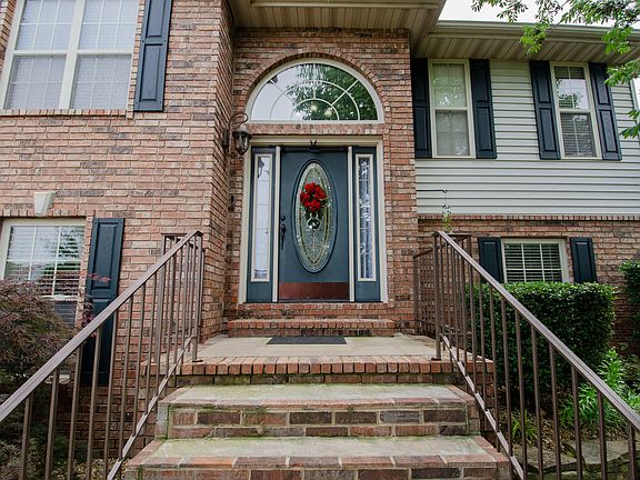 4th image of 2136 E Foxborough Dr