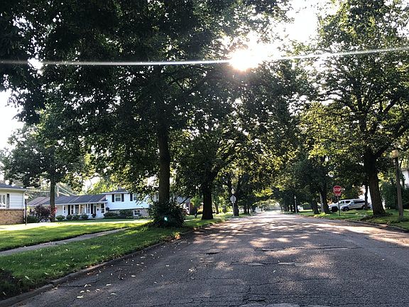 5th image of 2500 Woodview Dr
