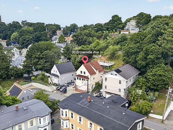 5th image of 30 Brownville Ave