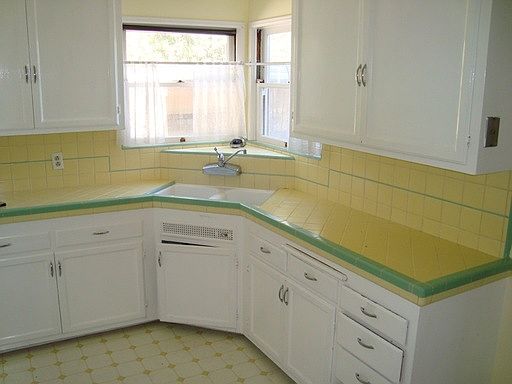 4th image of 4010 N Hempstead Cir
