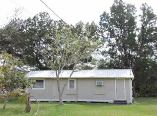 5383 Circle Dr, Weeki Wachee, FL 34607