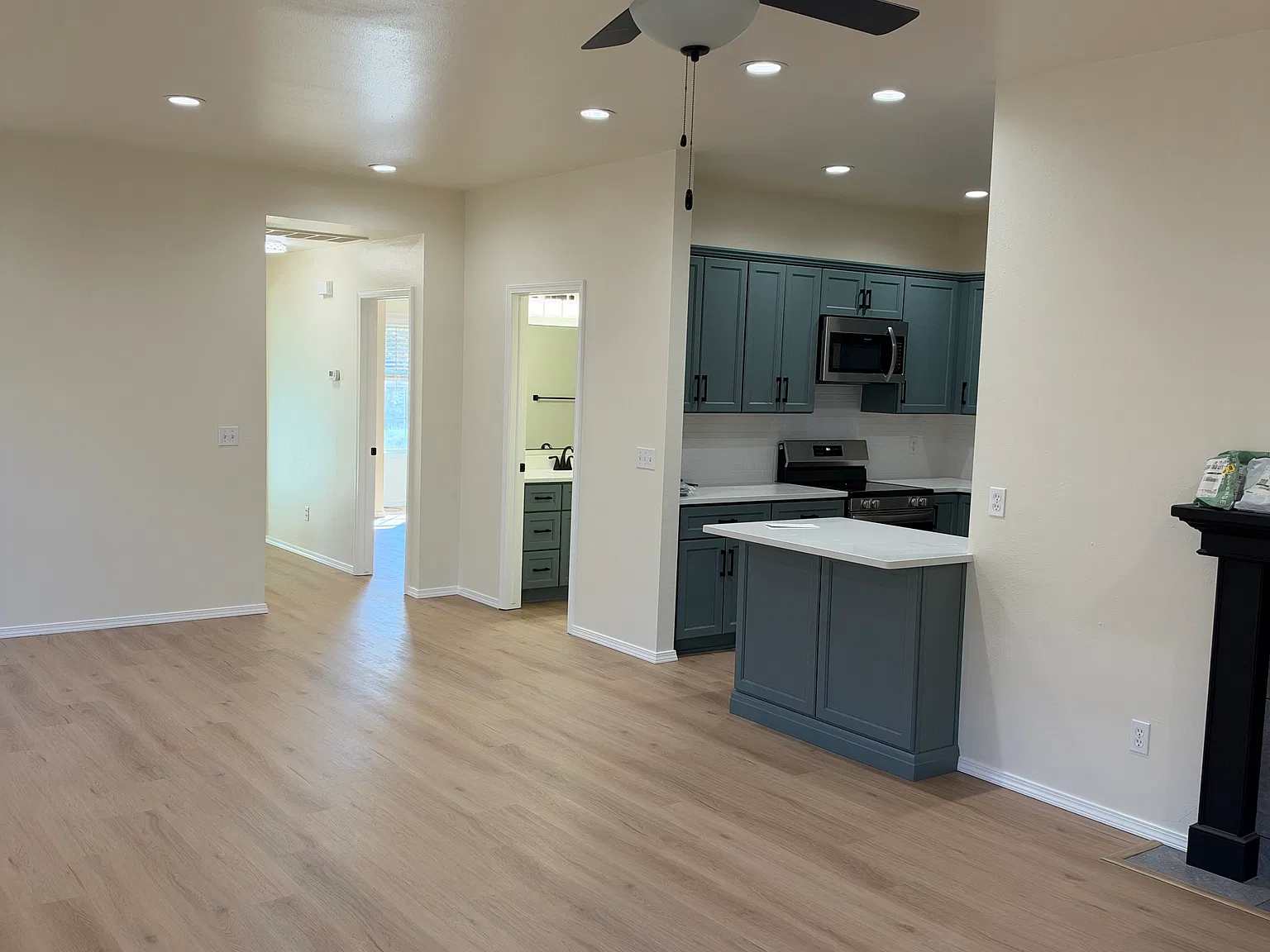 3 bed, 1446 sqft, $2,100 — Photo 2