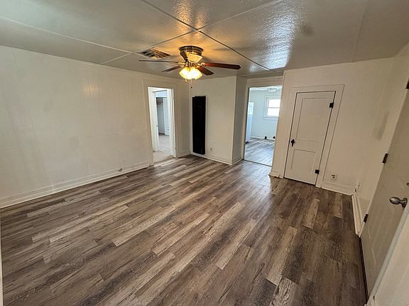 4th image of 110 E 16th St