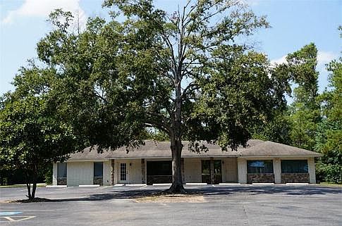 Two entry doors in facilitate smooth foot traffic.