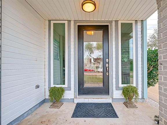 4th image of 15635 Scenic Haven Dr