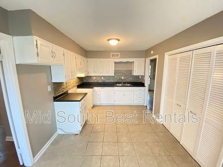 6145 Quince Rd — Photo 9