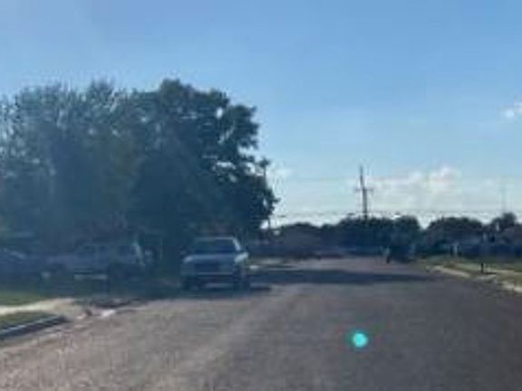 Exterior Neighborhood (street photo)