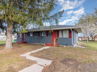 526 & 528 N Nine Mile Rd, Sanford, MI 48657