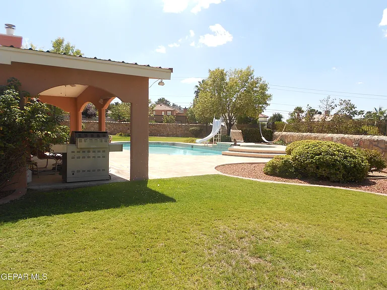 1201 Brown Ridge Pl — Photo 34