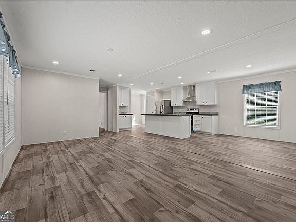 3rd image of 190 Nunn Rd NE