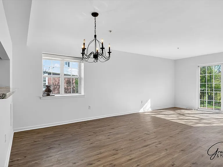1348 Village Dr — Photo 5
