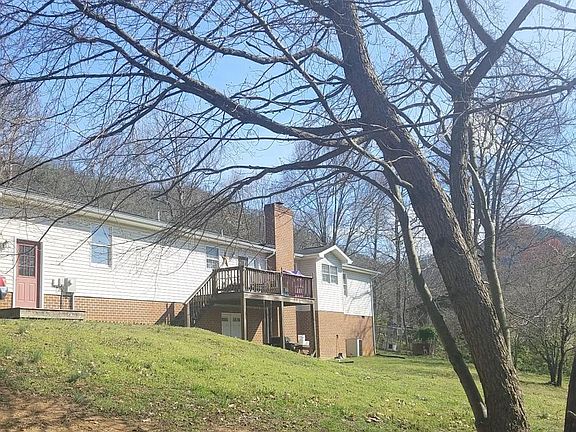 2nd image of 1773 Pine Ave